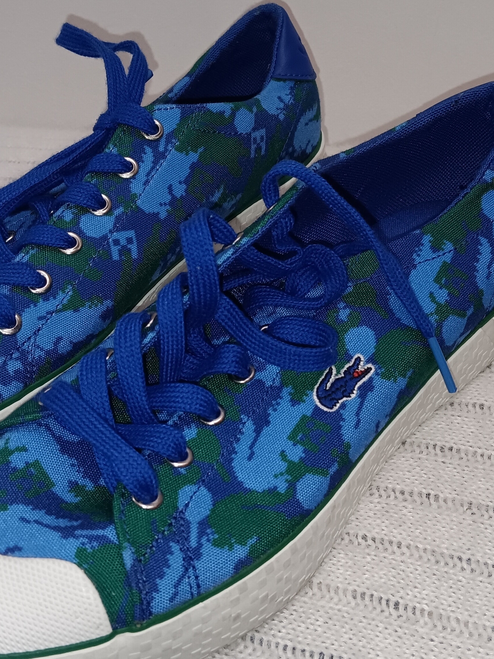 Lacoste Men's Blue Camo Low-Top Canvas Sneakers, Size 7.5